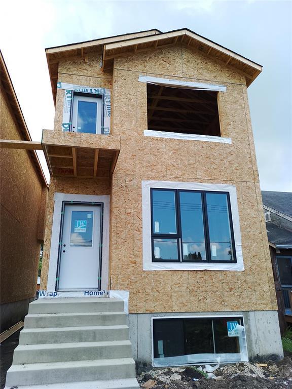 1/2 1161 Parker Avenue  Winnipeg, MB R3T 0T8