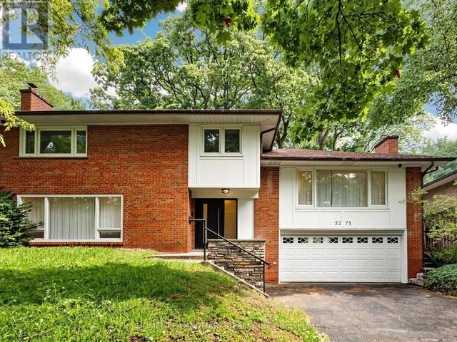 3275 CREDIT HEIGHTS DRIVE  Mississauga, ON L5C 2L8