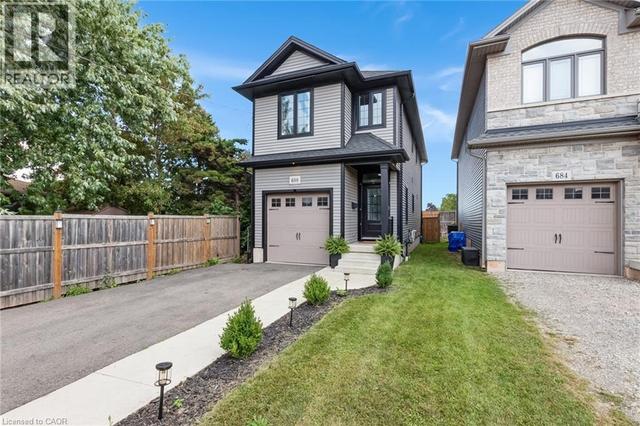 688 DUNN Avenue  Hamilton, ON L8H 6M6