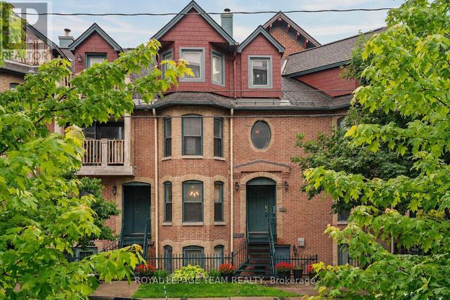 2 - 220 WILBROD AVENUE  Ottawa, ON K1N 6L6
