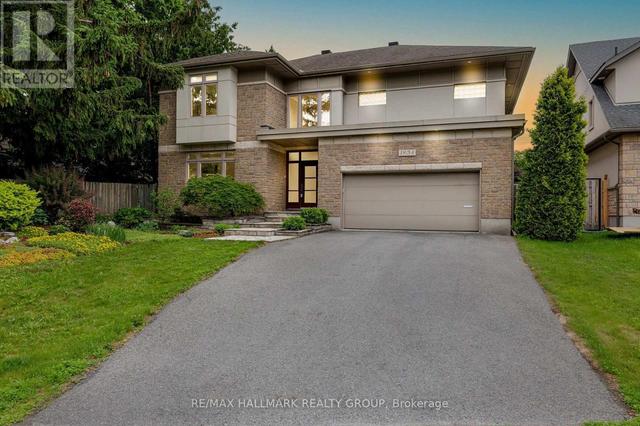 1934 LENESTER AVENUE  Ottawa, ON K2A 1J9