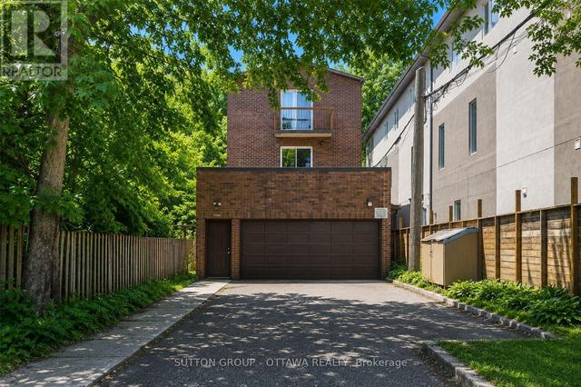 244 WESTHAVEN CRESCENT  Ottawa, ON K1Z 7G3