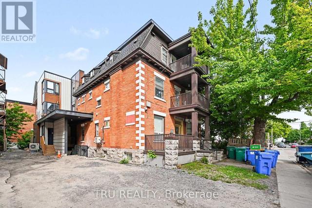 360 FRIEL STREET  Ottawa, ON K1N 7W6