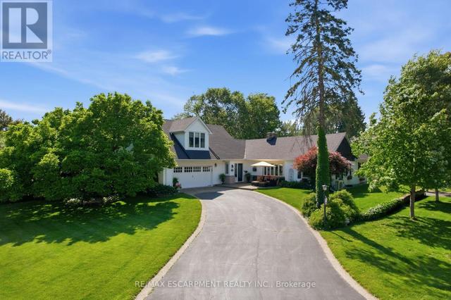 549 ANN AVENUE  Burlington, ON L7T 2S7