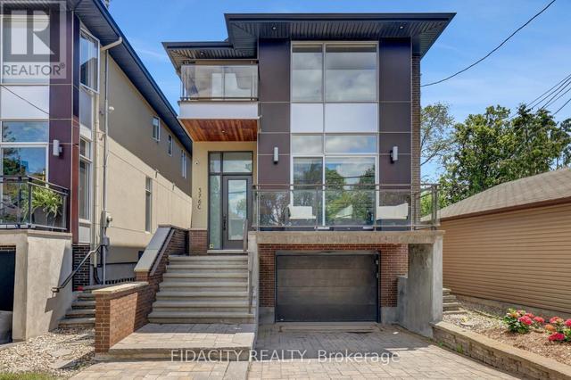 376 C WILMONT AVENUE  Ottawa, ON K2A 0B1
