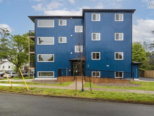 1 5698 Normandy Drive  Halifax, NS B3K 4J7
