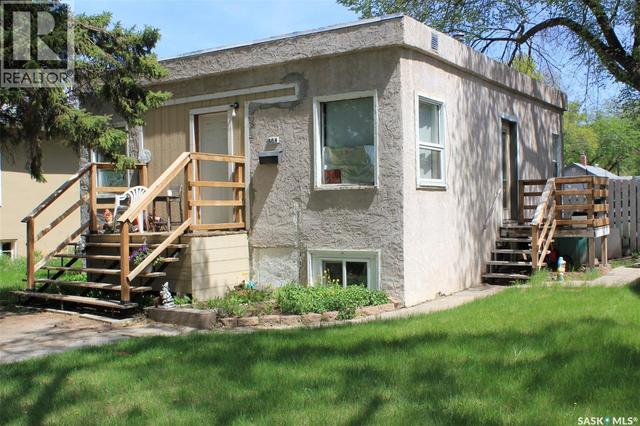 804 F AVENUE N  Saskatoon, SK S7L 1W5