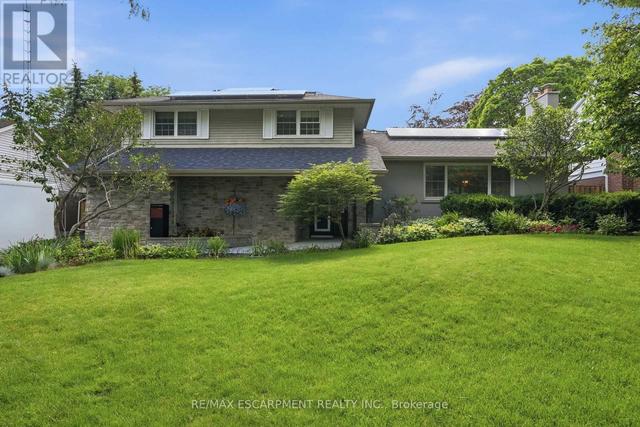 1321 FAIRWAY COURT  Burlington, ON L7P 1M5