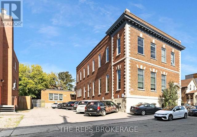 43-45 ECCLES STREET W  Ottawa, ON K1R 6S3