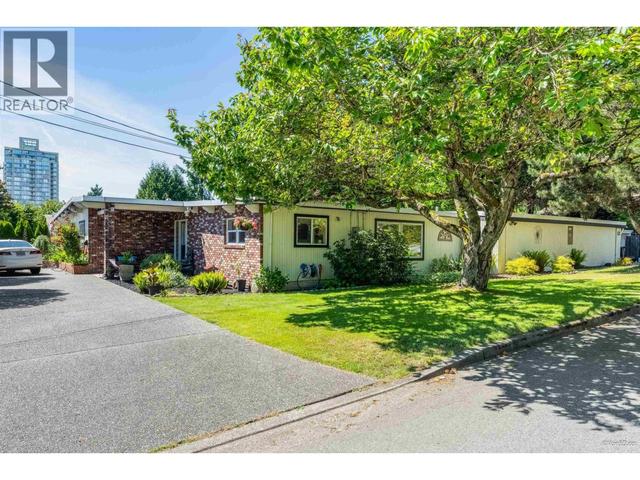 529 APPIAN WAY  Coquitlam, BC V3J 2A6