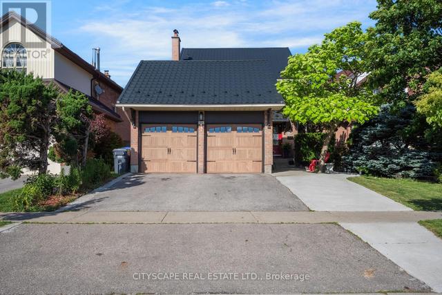 301 KINGSBRIDGE GARDEN  Mississauga, ON L5R 1L2