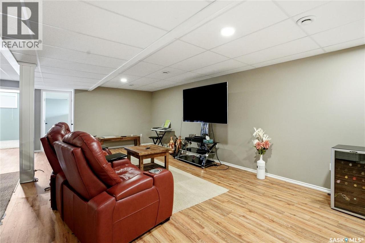 380 Carter Crescent, Cochin, SK 