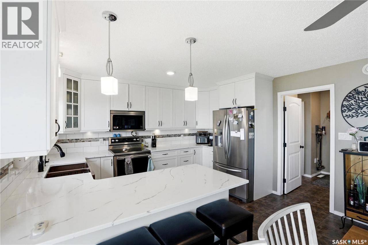 380 Carter Crescent, Cochin, SK 