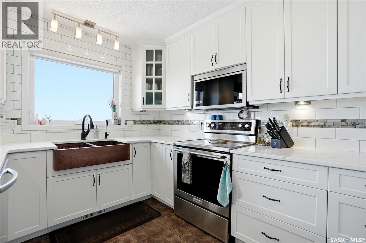 380 Carter Crescent, Cochin, SK 