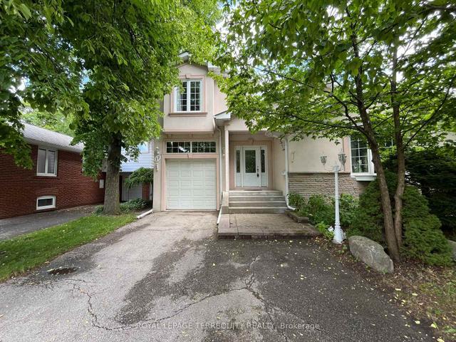 27 Shadwick Drive Toronto, ON M9R 2V6