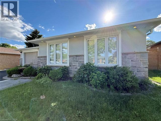 3135 PALMER Drive  Burlington, ON L7M 1L2