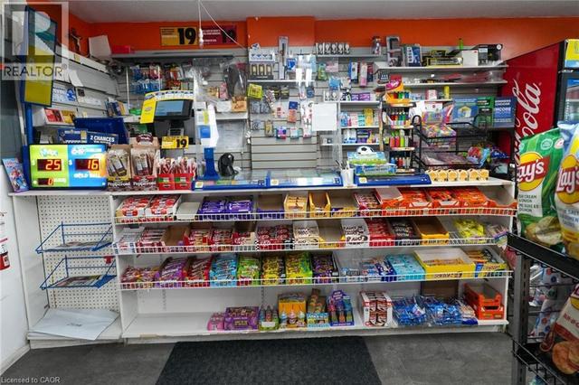 2170 SHEROBEE Road  Mississauga, ON L5A 3P8
