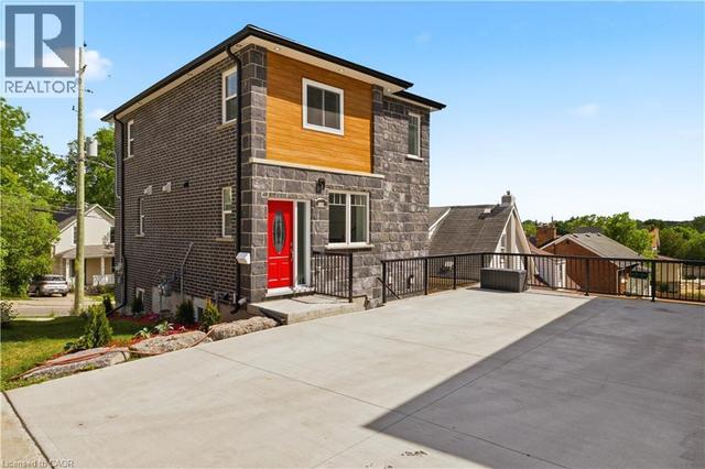 131 ST GEORGE Street  Kitchener, ON N2G 2T2