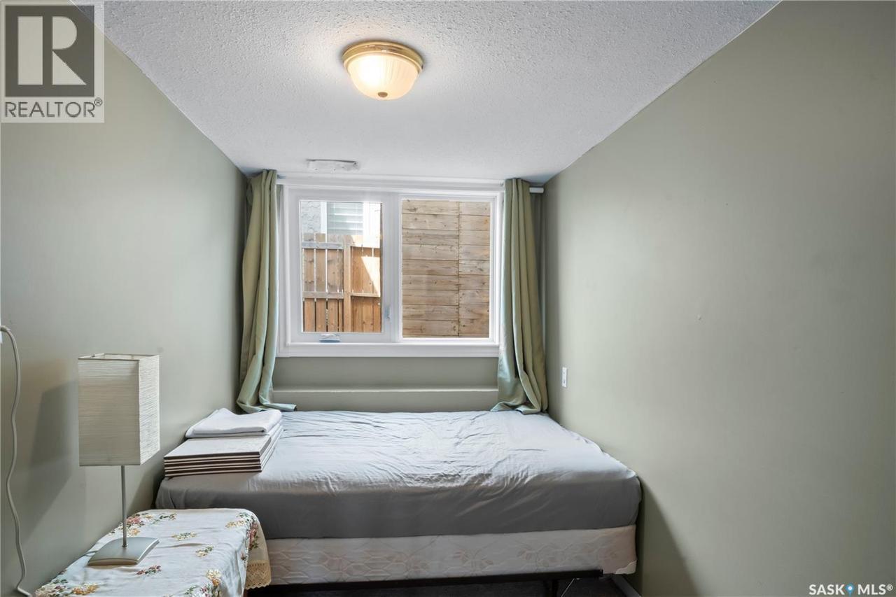 66 Leslie Place, Regina, SK 
