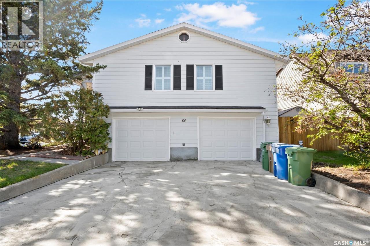 66 Leslie Place, Regina, SK 