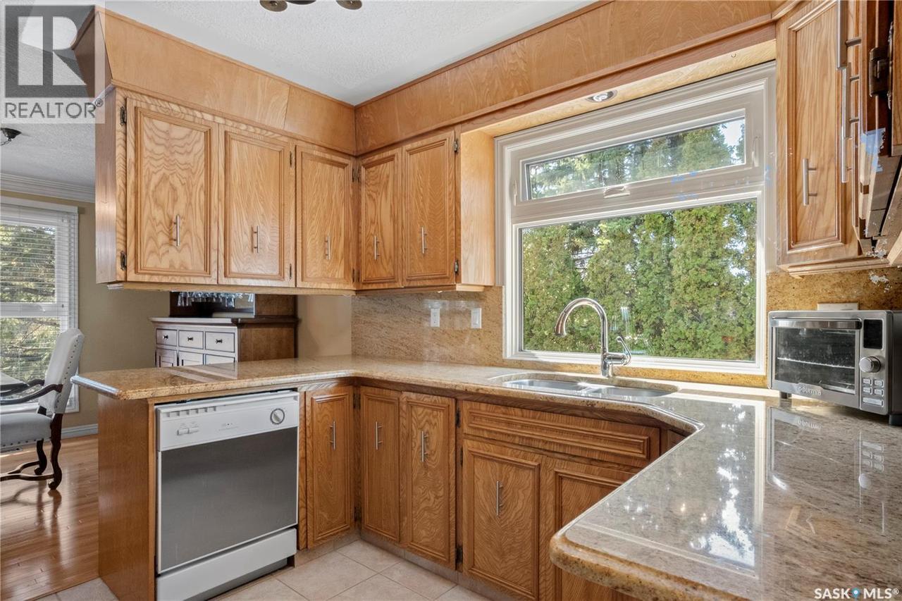 66 Leslie Place, Regina, SK 