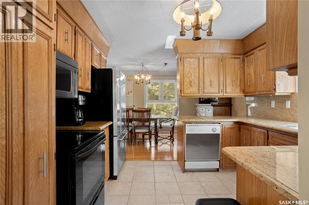 66 Leslie Place, Regina, SK 