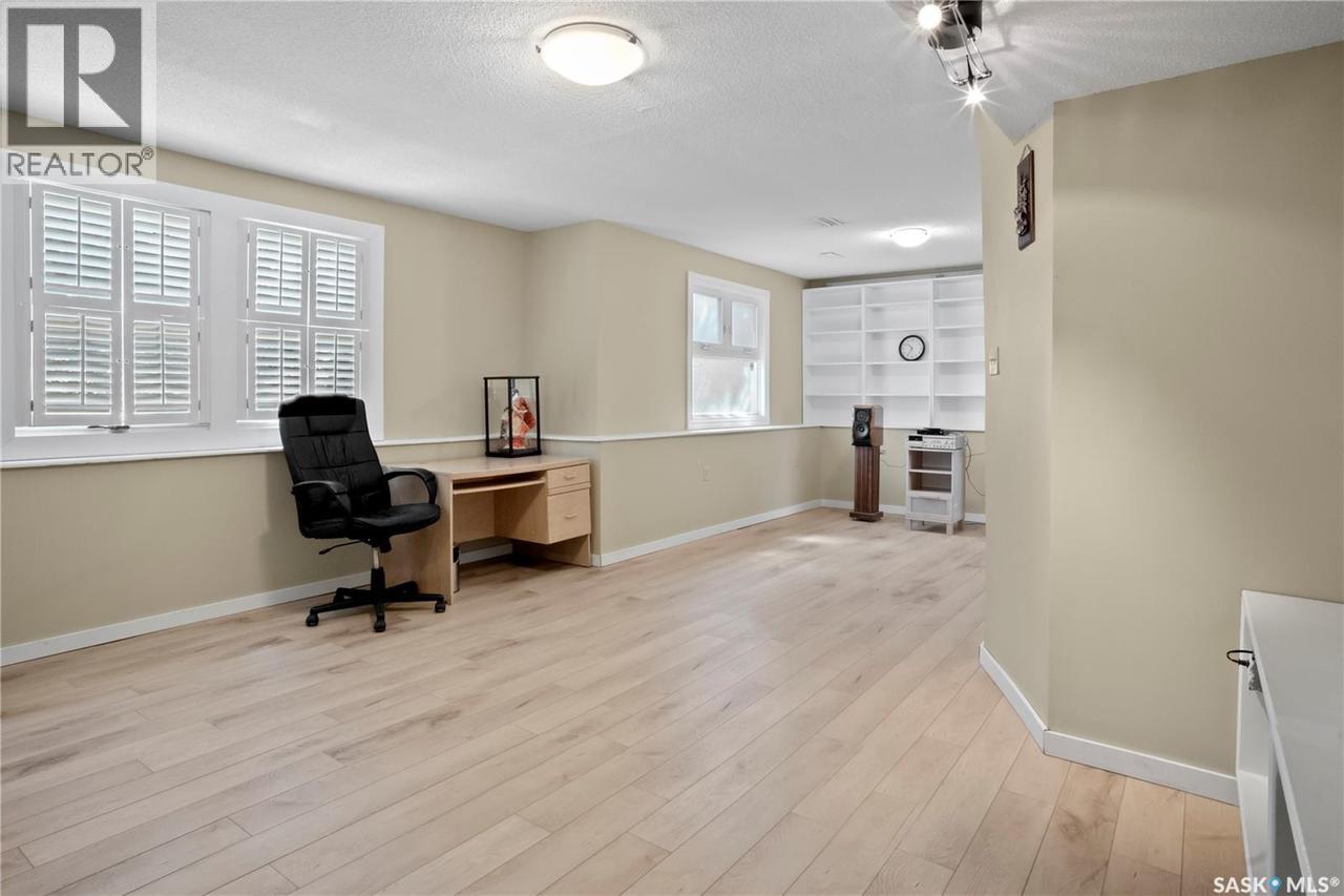 66 Leslie Place, Regina, SK 