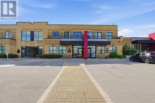 29 - 2155 DUNWIN DRIVE  Mississauga, ON L5L 4M1