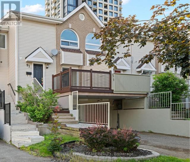 91 THORNBURY CRESCENT  Ottawa, ON K2G 6C4