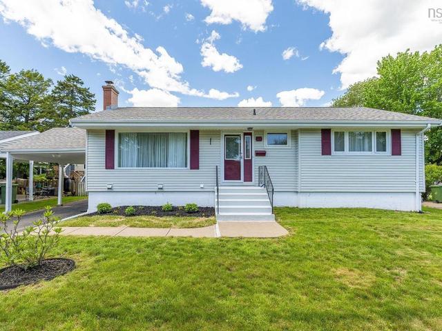 21 Canary Crescent  Halifax, NS B3M 1R2
