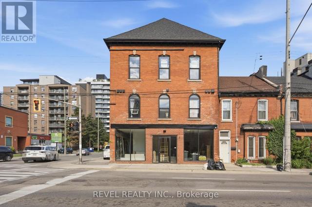 45 WELLINGTON STREET N  Hamilton, ON L8R 1M9