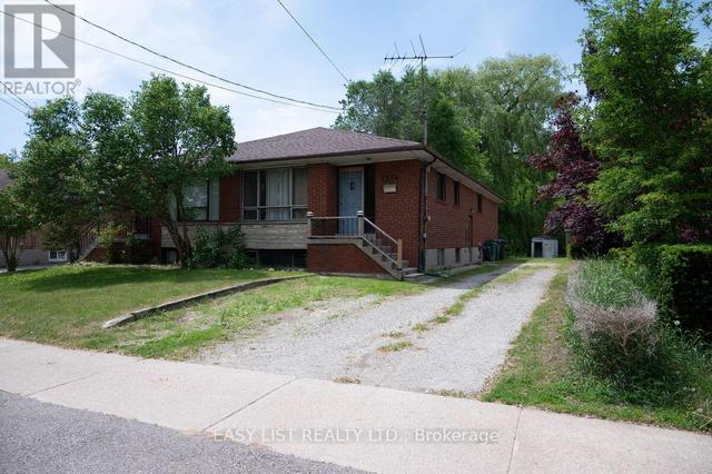 1574 NORTHMOUNT AVENUE  Mississauga, ON L5E 1Z1