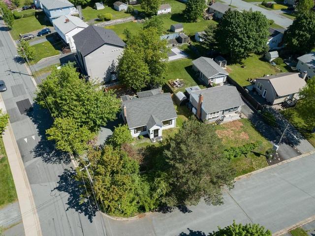 3 Scotsburn Avenue  Dartmouth, NS B2X 1P8