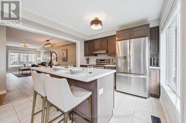 2 - 395 LINDEN DRIVE  Cambridge, ON N3H 0C8