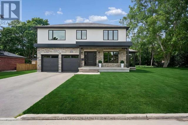 2423 RAYMORE DRIVE  Burlington, ON L7R 2B4