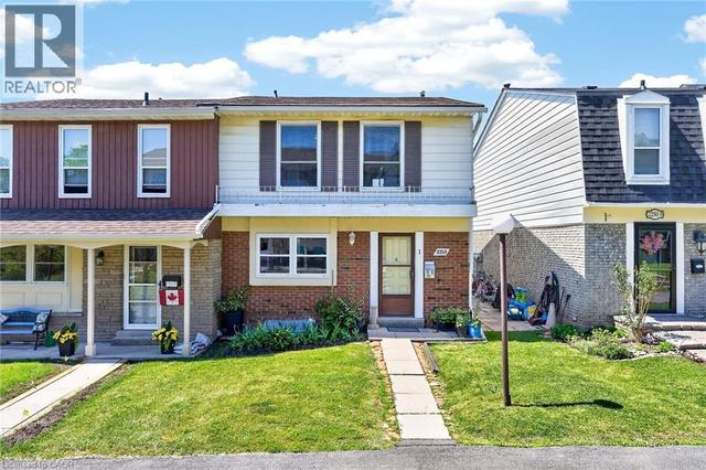 2252 UPPER MIDDLE Road Unit# 1  Burlington, ON L7P 2Z9