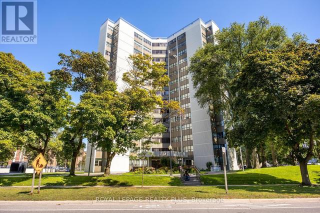 408 - 2323 CONFEDERATION PARKWAY  Mississauga, ON L5B 1R6