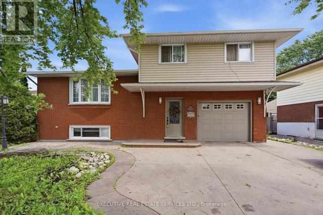 207 CHRISTOPHER DRIVE  Cambridge, ON N1R 4S6