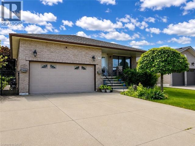 15 ELLEN Avenue  Hamilton, ON L8G 5A9