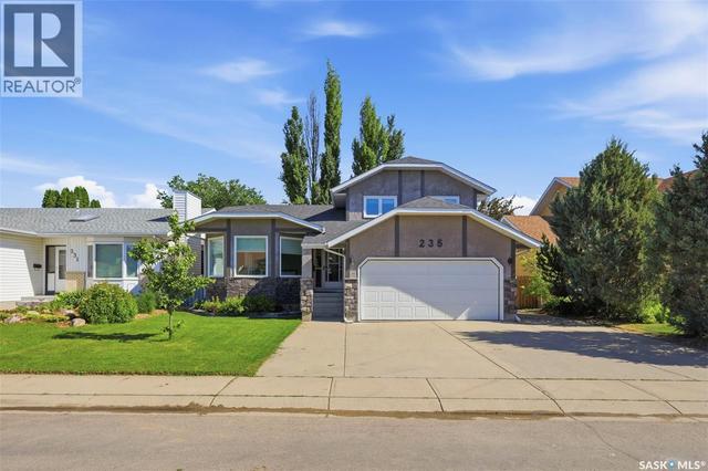 235 Bronson WAY  Saskatoon, SK S7J 5E5