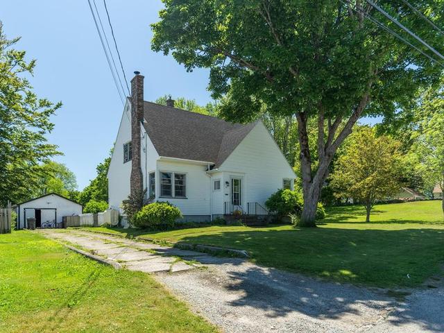 61 Forest Street  Yarmouth, NS B5A 3L7