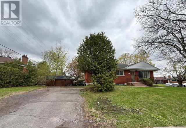1 & 2 - 1627 CHAUCER AVENUE  Ottawa, ON K1G 0R7