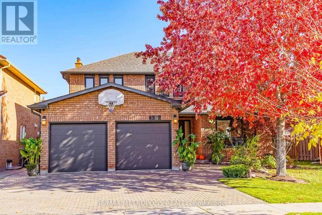 4392 GRASSLAND CRESCENT  Mississauga, ON L5V 1E2
