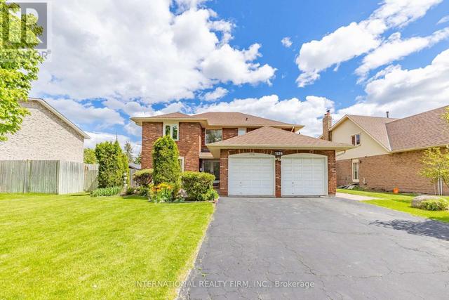 1236 FLEET STREET  Mississauga, ON L5H 3P5