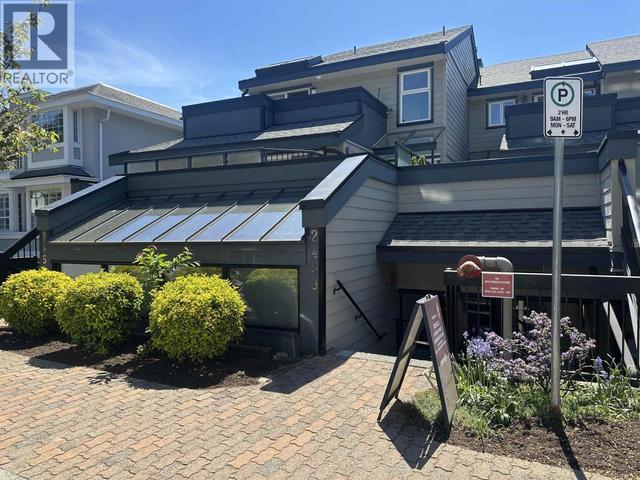 2458 HAYWOOD AVENUE  West Vancouver, BC V7V 1Y1