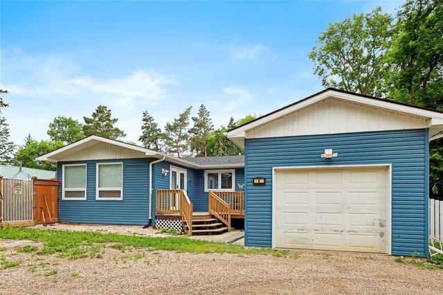 6 Deer Ridge Road  Brandon, MB R7C 1C1
