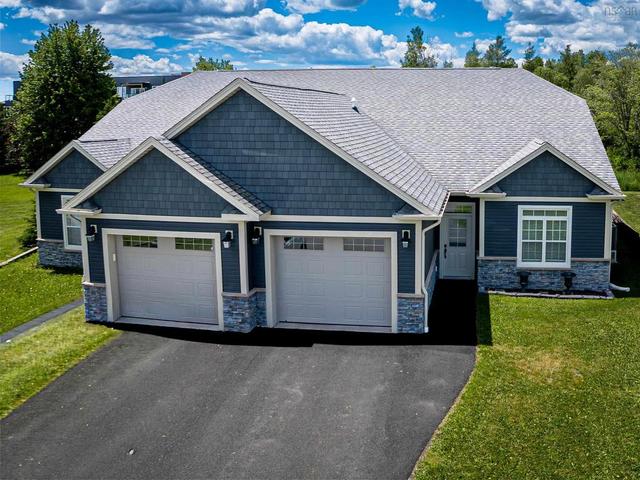 4 White Road  Enfield, NS B2T 1L4