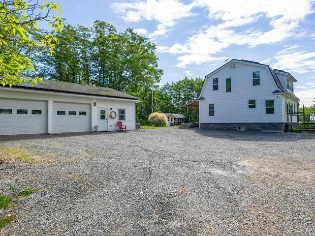 35 Riverside Lane  Enfield, NS B2T 1C8