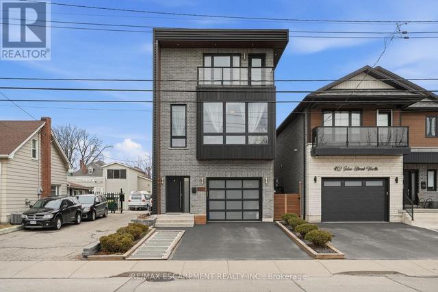 414 JOHN STREET  Hamilton, ON L8L 4R3