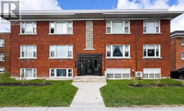 824 KIRKWOOD AVENUE  Ottawa, ON K1Z 5Y2